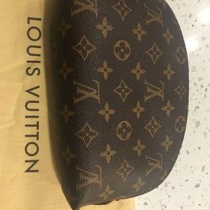 Authentic Louis Vuitton GM Monogram Cosmetic Bag